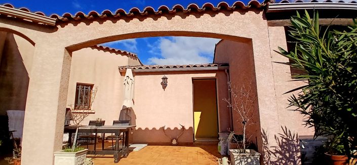 Image No.8-3 Bed Property for sale