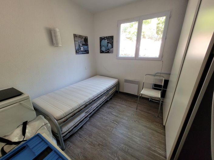 Image No.17-3 Bed Property for sale