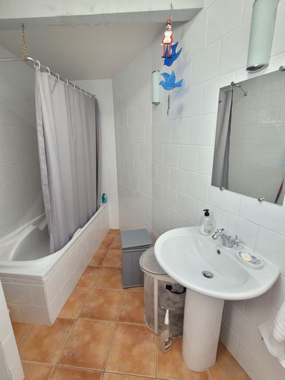 Image No.9-3 Bed House for sale