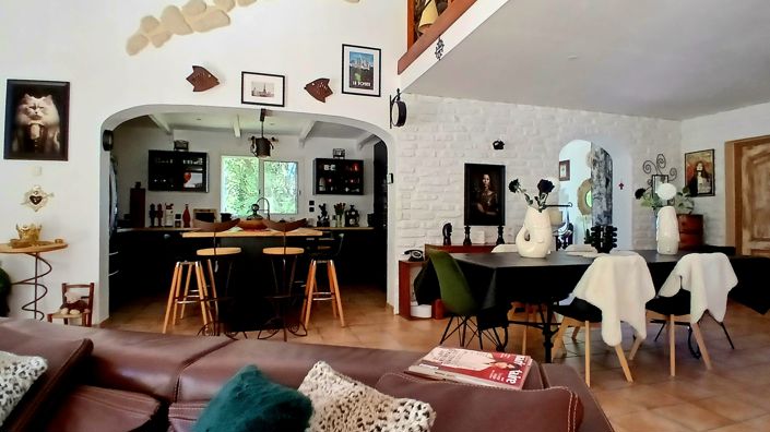 Image No.15-4 Bed Property for sale