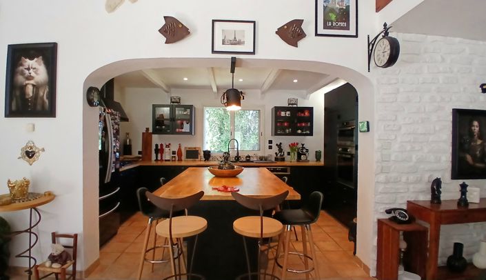 Image No.16-4 Bed Property for sale