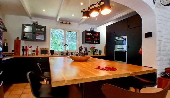 Image No.17-4 Bed Property for sale