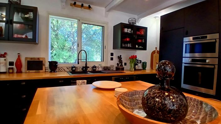 Image No.18-4 Bed Property for sale