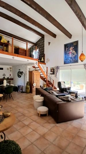 Image No.20-4 Bed Property for sale