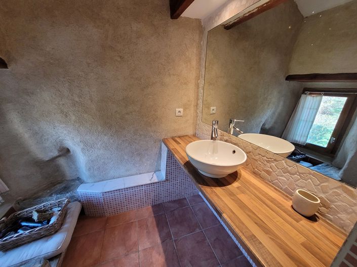 Image No.23-8 Bed House for sale