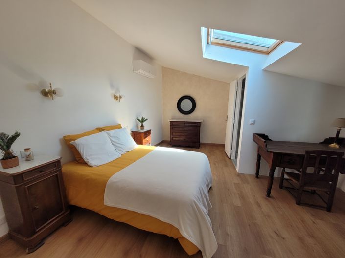 Image No.16-8 Bed House for sale