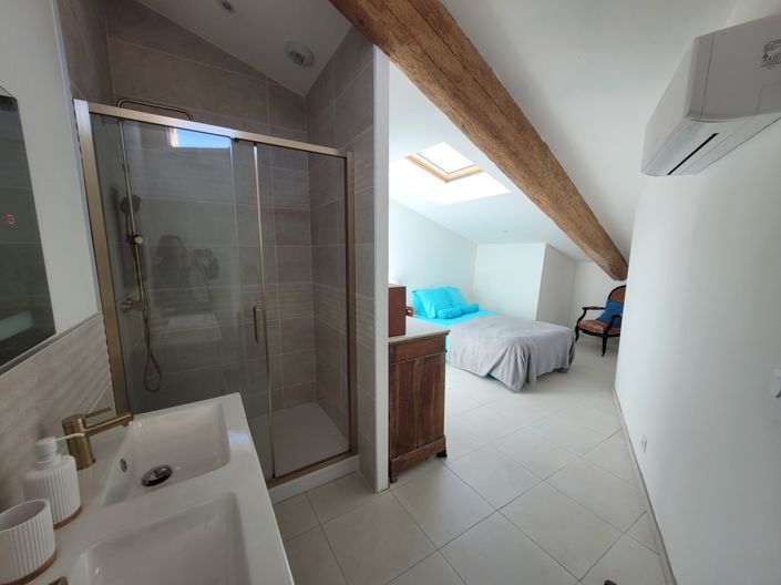 Image No.18-8 Bed House for sale