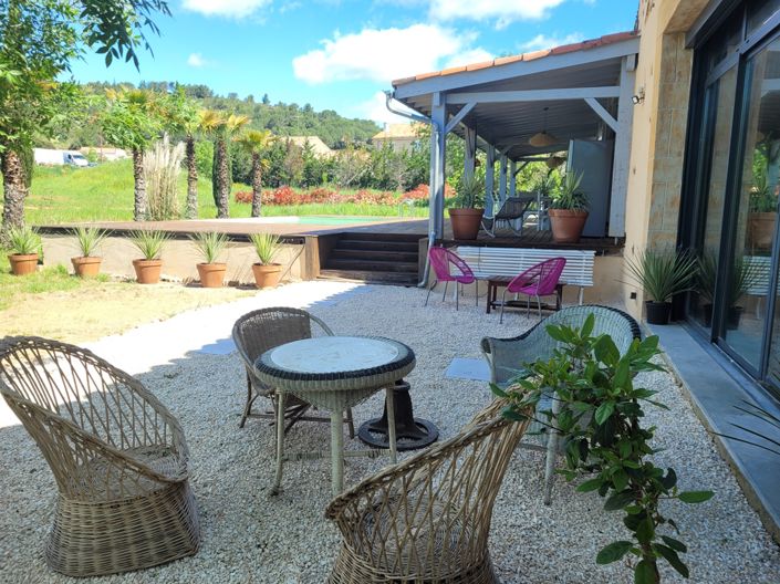 Image No.9-8 Bed House for sale