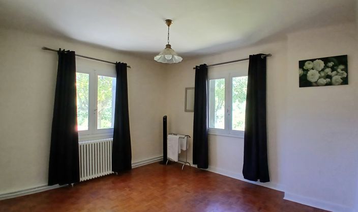 Image No.20-4 Bed Property for sale