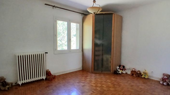 Image No.19-4 Bed Property for sale