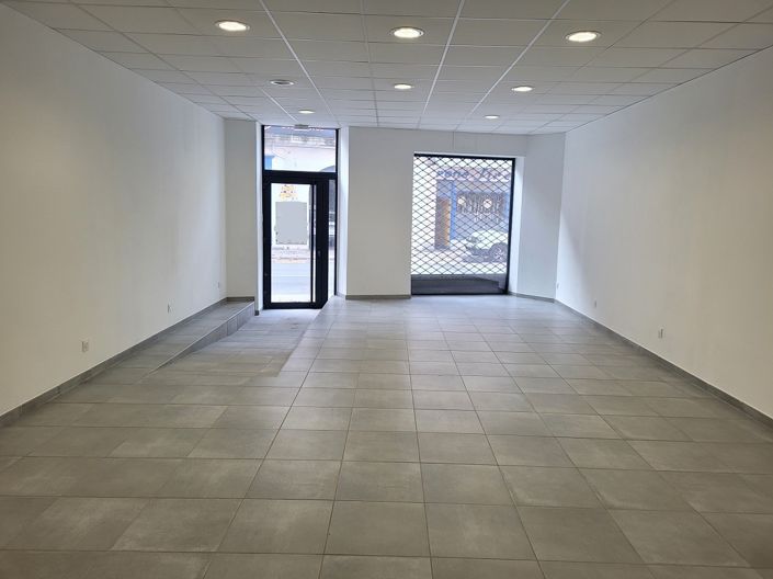 Image No.14-3 Bed Commercial for sale