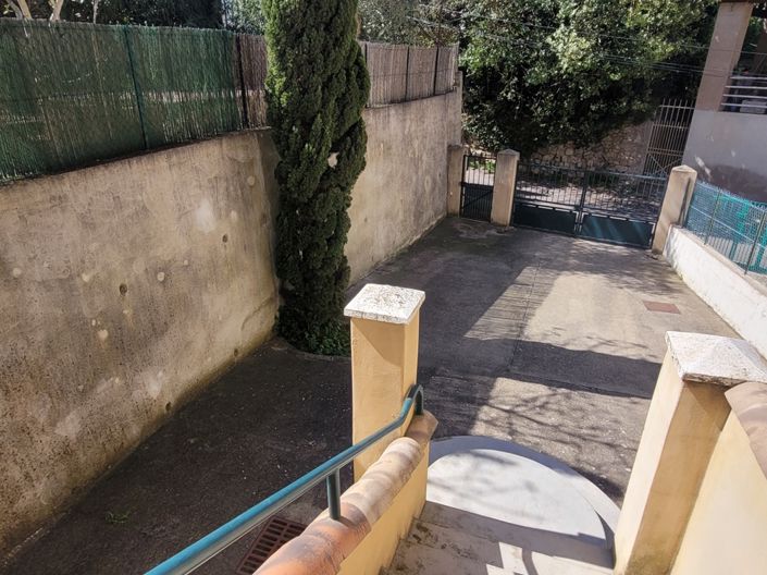 Image No.18-3 Bed House for sale