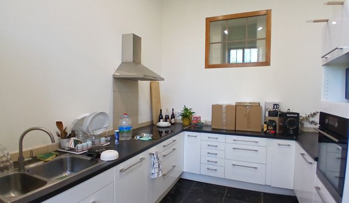 Image No.27-9 Bed Property for sale