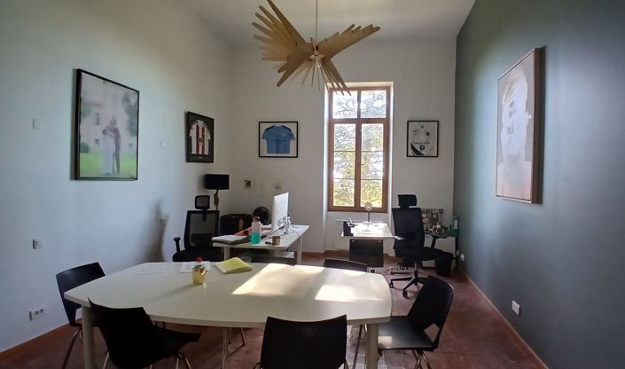 Image No.28-9 Bed Property for sale