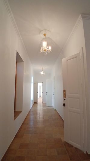 Image No.25-9 Bed Property for sale