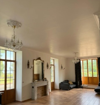 Image No.33-9 Bed Property for sale