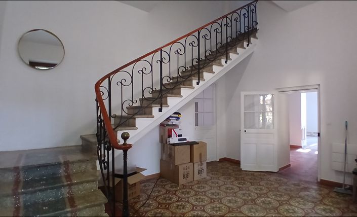 Image No.35-9 Bed Property for sale