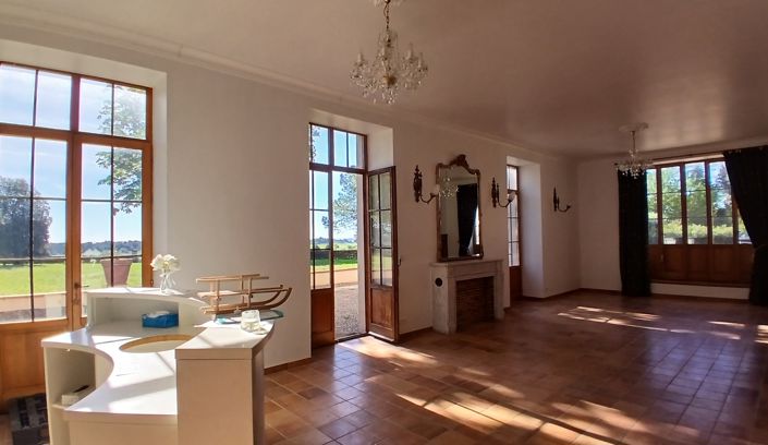 Image No.34-9 Bed Property for sale