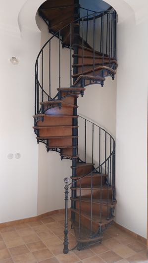 Image No.40-9 Bed Property for sale