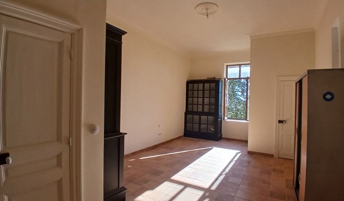 Image No.42-9 Bed Property for sale