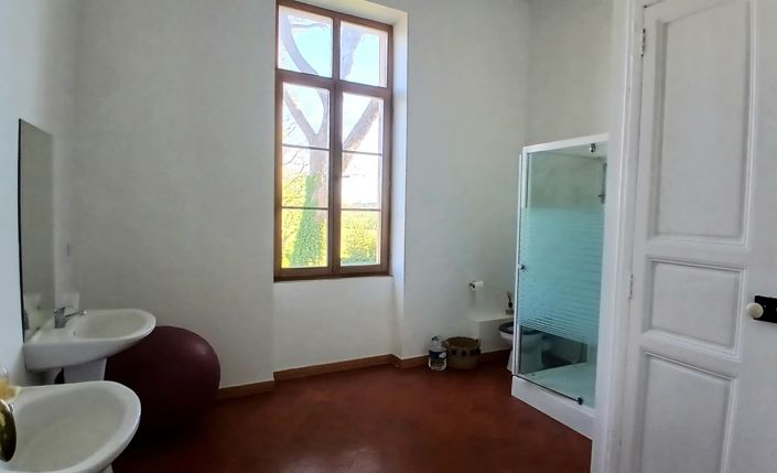 Image No.51-9 Bed Property for sale