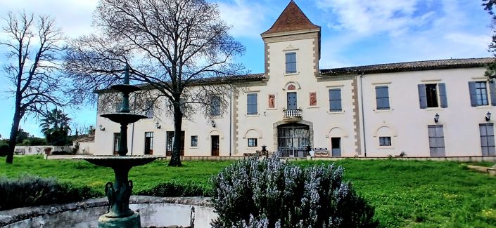 Image No.10-9 Bed Property for sale