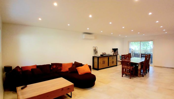 Image No.10-3 Bed Property for sale