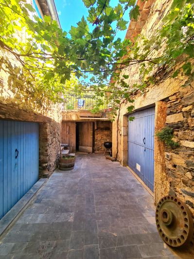 Image No.6-5 Bed House for sale