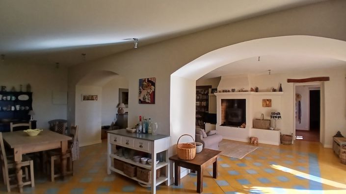 Image No.12-5 Bed Property for sale