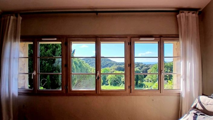 Image No.20-5 Bed Property for sale