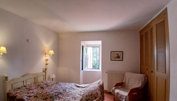 Image No.22-5 Bed Property for sale