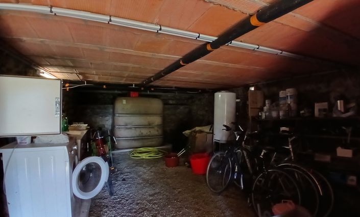 Image No.27-5 Bed Property for sale