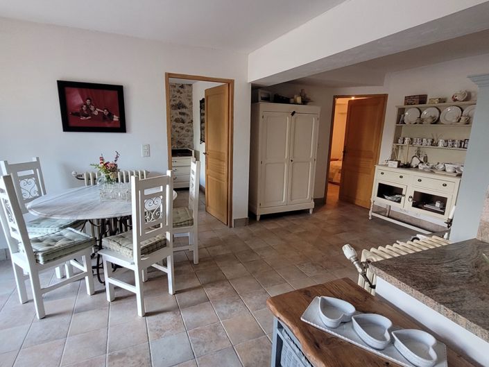 Image No.20-7 Bed House for sale
