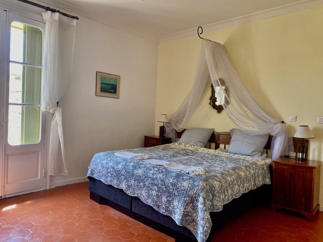 Image No.18-7 Bed House for sale