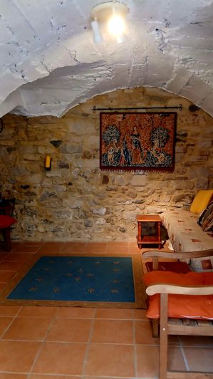 Image No.6-2 Bed House for sale