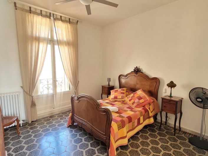 Image No.20-7 Bed House for sale