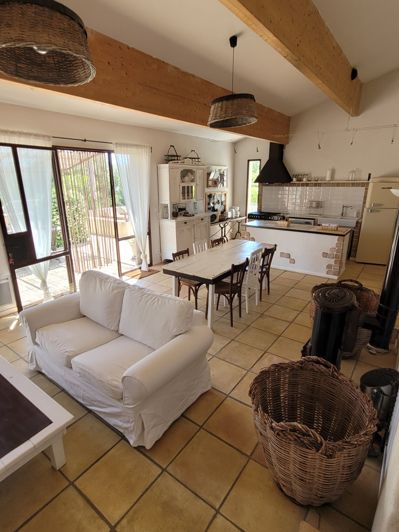 Image No.16-8 Bed Property for sale