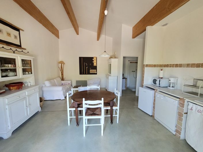 Image No.18-8 Bed Property for sale