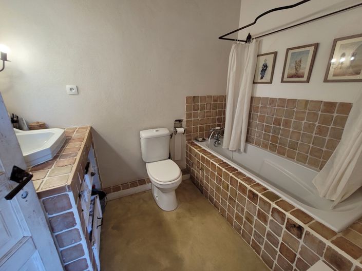 Image No.21-8 Bed Property for sale