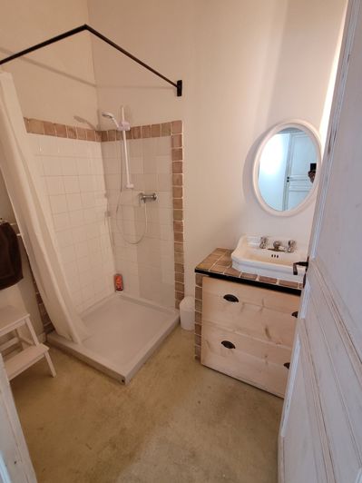 Image No.26-8 Bed Property for sale