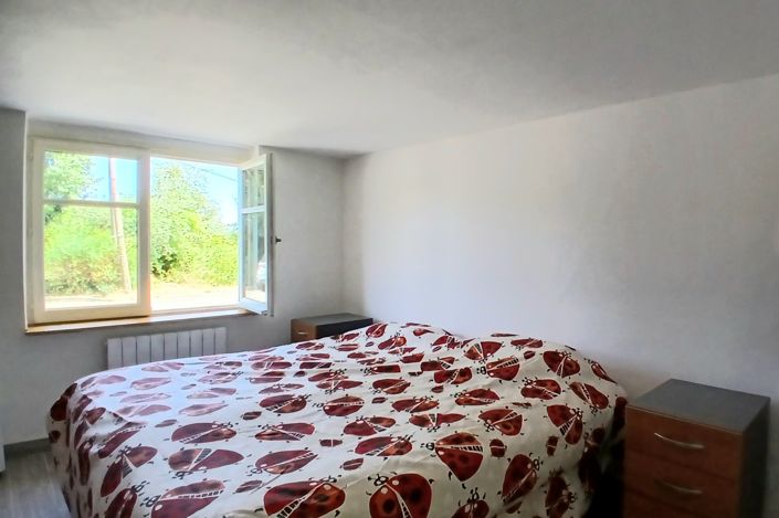 Image No.15-4 Bed House for sale