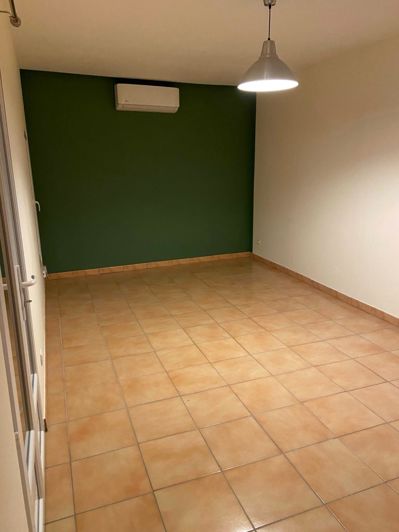 Image No.18-4 Bed House for sale
