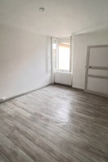 Image No.8-2 Bed House for sale