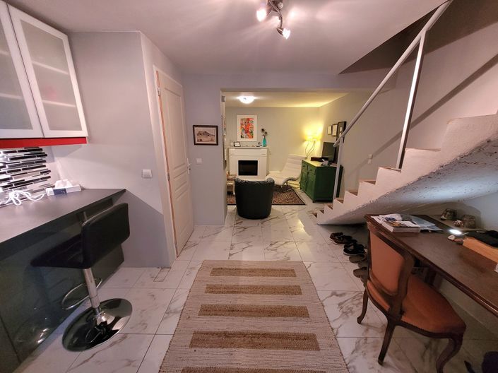 Image No.8-2 Bed House for sale