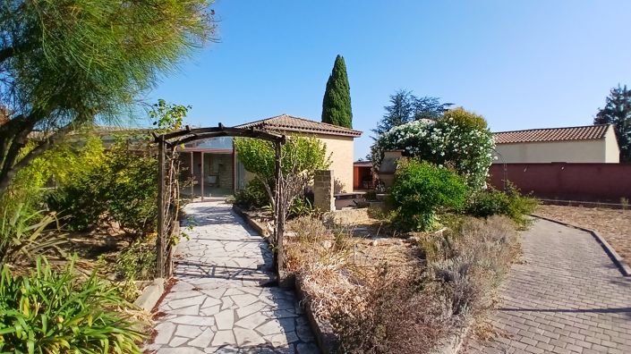 Image No.8-4 Bed Property for sale