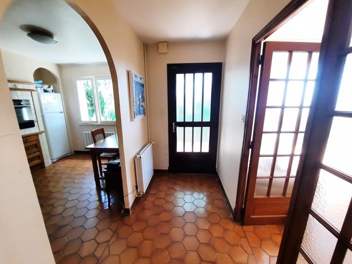 Image No.17-5 Bed Property for sale