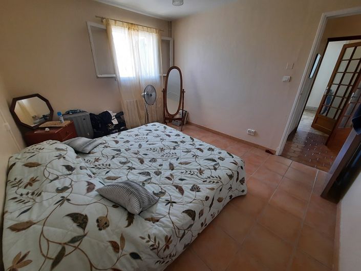 Image No.22-5 Bed Property for sale