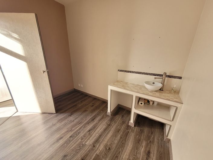 Image No.18-3 Bed Apartment for sale
