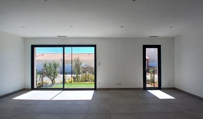 Image No.10-2 Bed House for sale