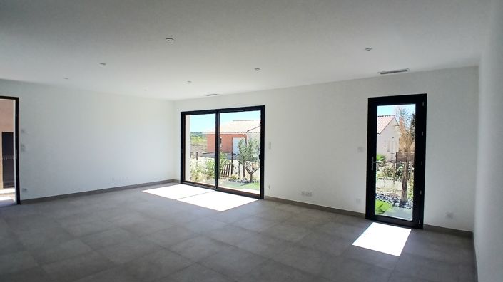 Image No.11-2 Bed House for sale
